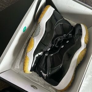 Nike Air Jordan 11 Retro Low Sneakers